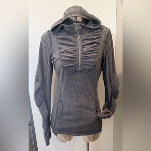 LULULEMON RUN RESOLUTION 1/4 ZIP PULLOVER RUSCHED GRAY HOODED TOP size 6 NWT!